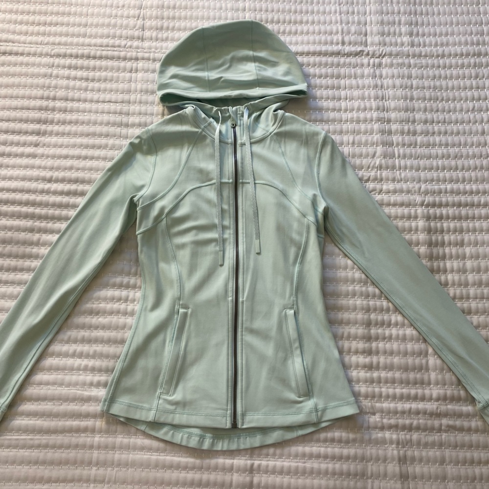 Define hooded Lululemon jacket - pretty mint green color! Excellent condition.